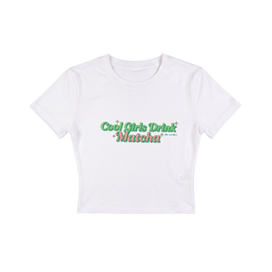 Cool Girls Drink Matcha Baskılı Crop Tişört – Modal Kumaş, Esnek ve Rahat, Kadın T-Shirt