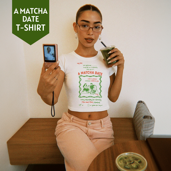 A Matcha Date Baskılı Crop Tişört – Modal Kumaş, Esnek ve Rahat, Kadın T-Shirt